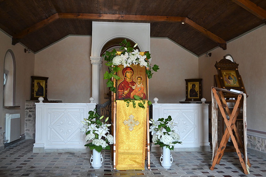 chapel smolenskaya icon inside