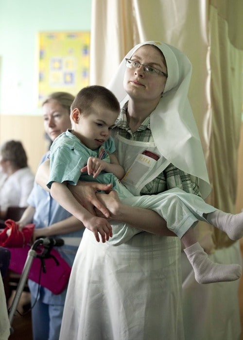 lay sister with child with special needs