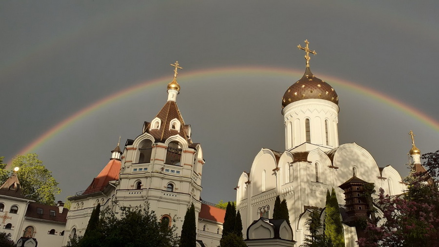 Regenbogen über dem Kloster der Hl. Elisabeth in Minsk