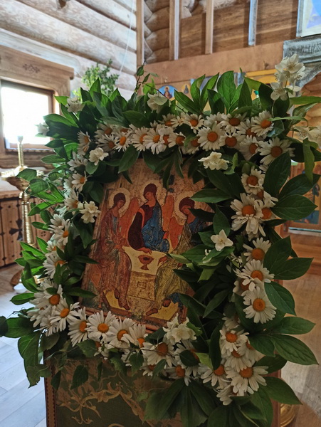 icone sainte trinite en camomiles