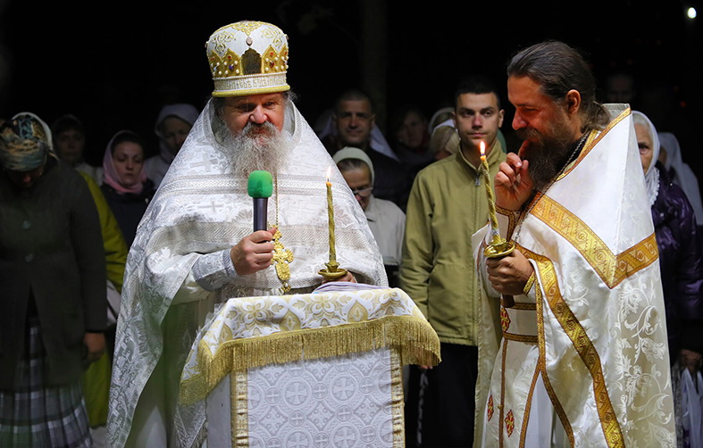 Archpriest Andrey Lemeshonok and the priest Sergei Nezhbord