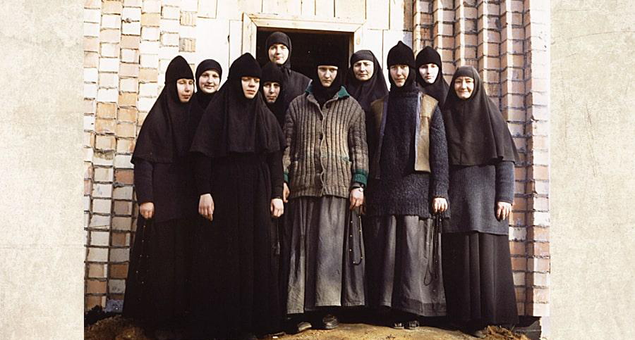 The first sisters in front of the newly built church
