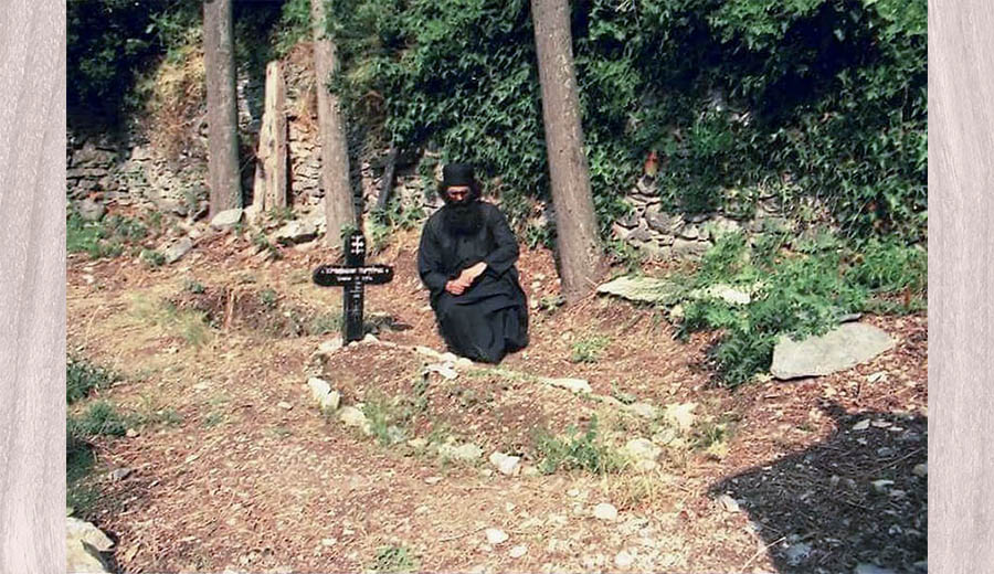 The tomb of the Venerable Porphyrios the Kavsokalivite 