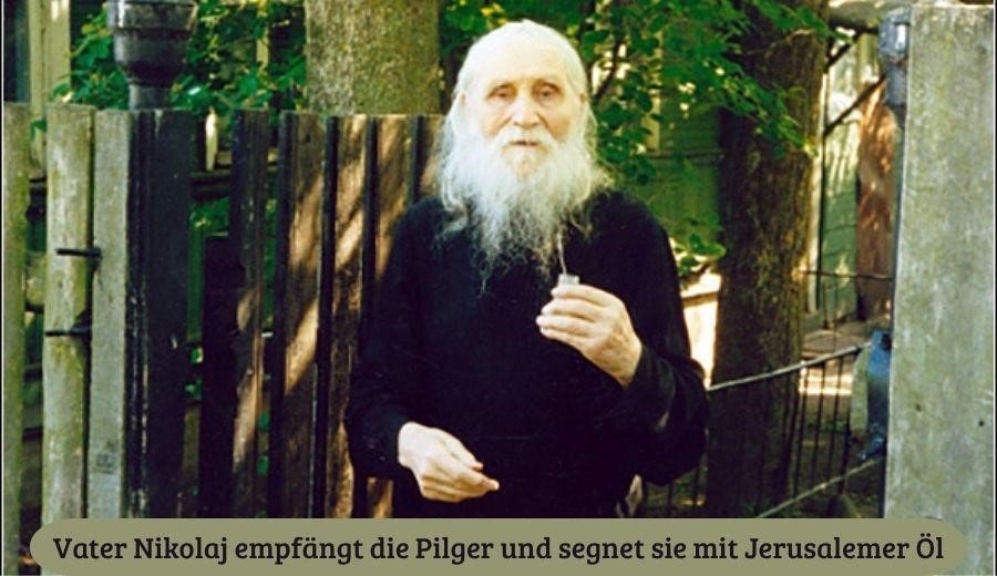 Vater Nikolaj empfangt die Pilger