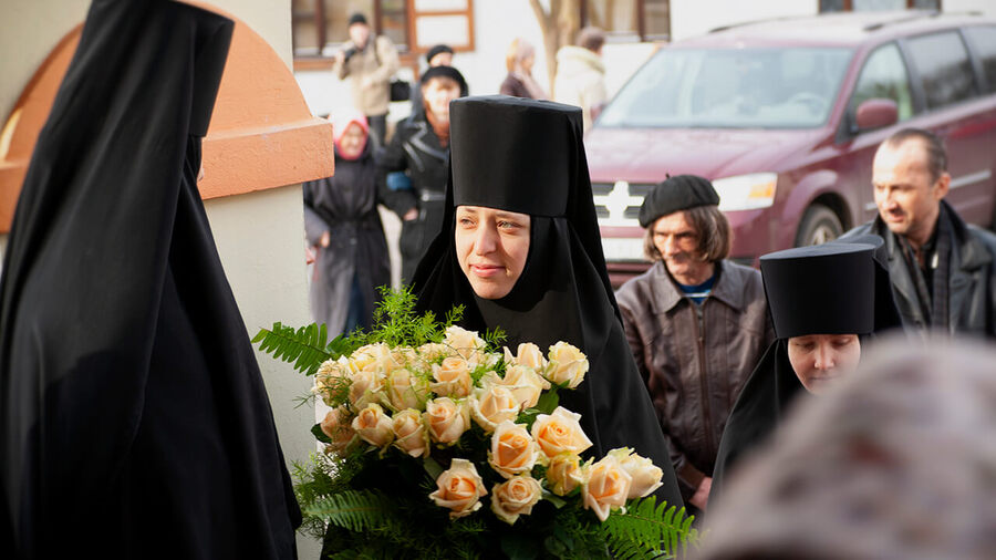 Faith, Humour and Miracles in the Life of Nun Minodora