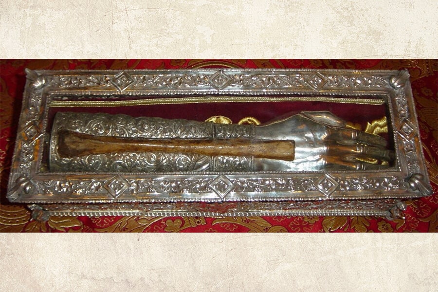 the saint’s right hand