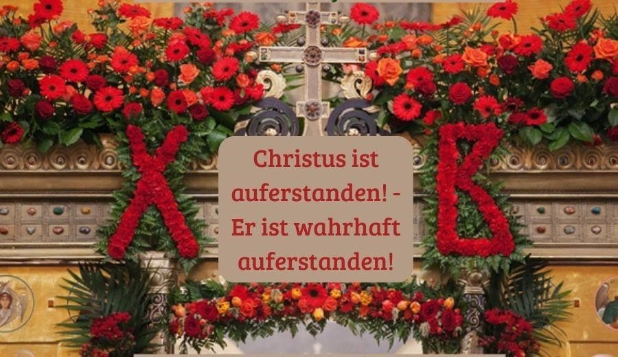 oesterlich geschmueckte Ikonostase in der Klosterkirche