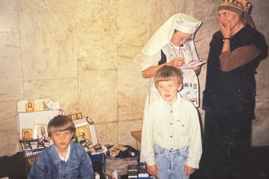 Sr Galina talking to a woman