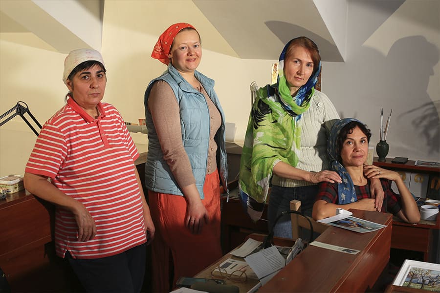 artists who make icons from semi-precious stones