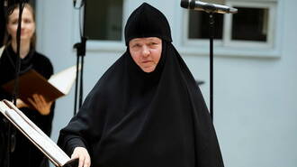 Nun Juliania: let the singing resonate in the prayer