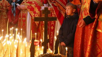 Remembering the dead and rejoicing in Christ’s resurrection